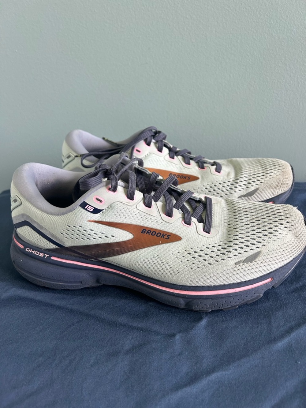 Brooks Women's Running Shoes in Light Green with Pink and Charcoal Accents - Picture 3 of 9